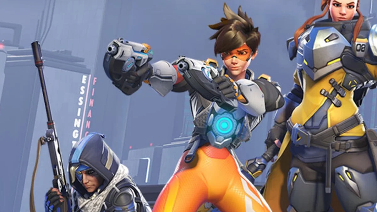 Overwatch gameplay screenshot from IGN showing combat and map pressure