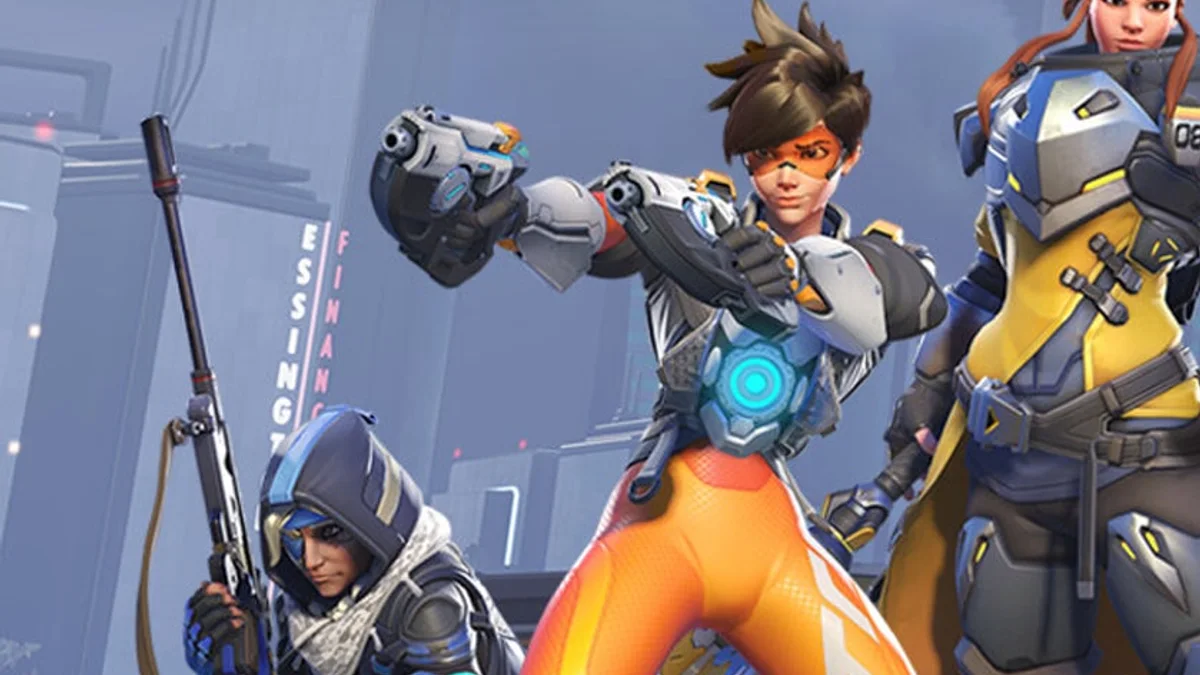 Overwatch gameplay screenshot from IGN showing combat and map pressure
