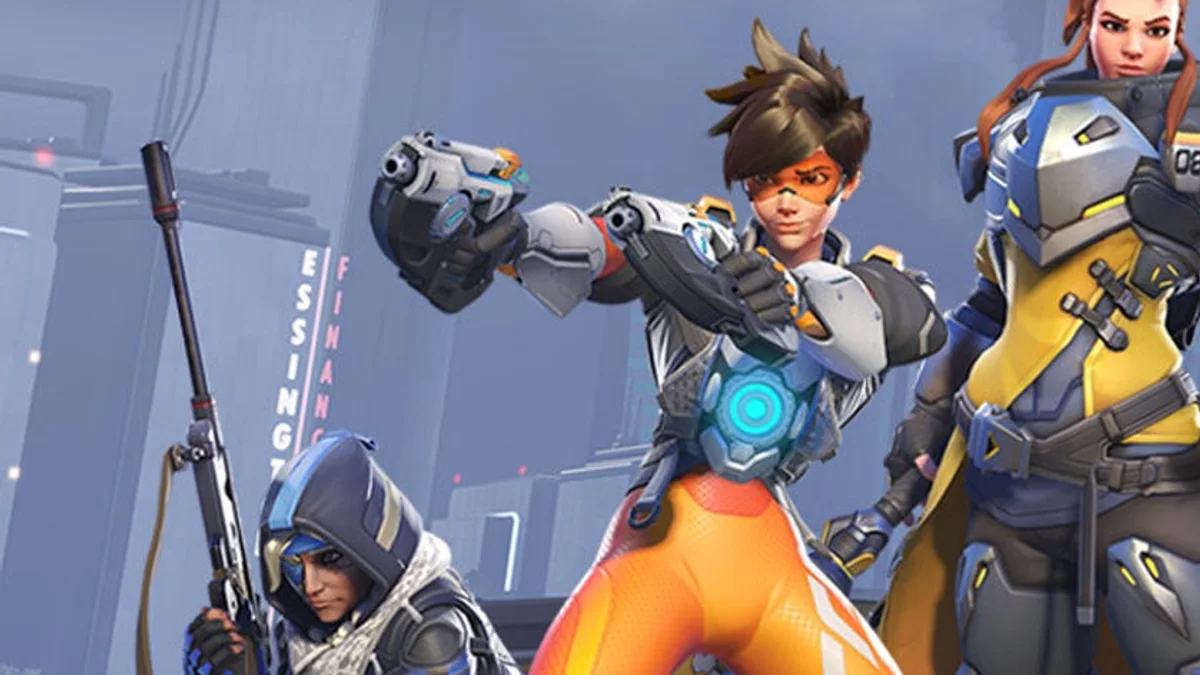 Overwatch gameplay screenshot from IGN showing combat and map pressure